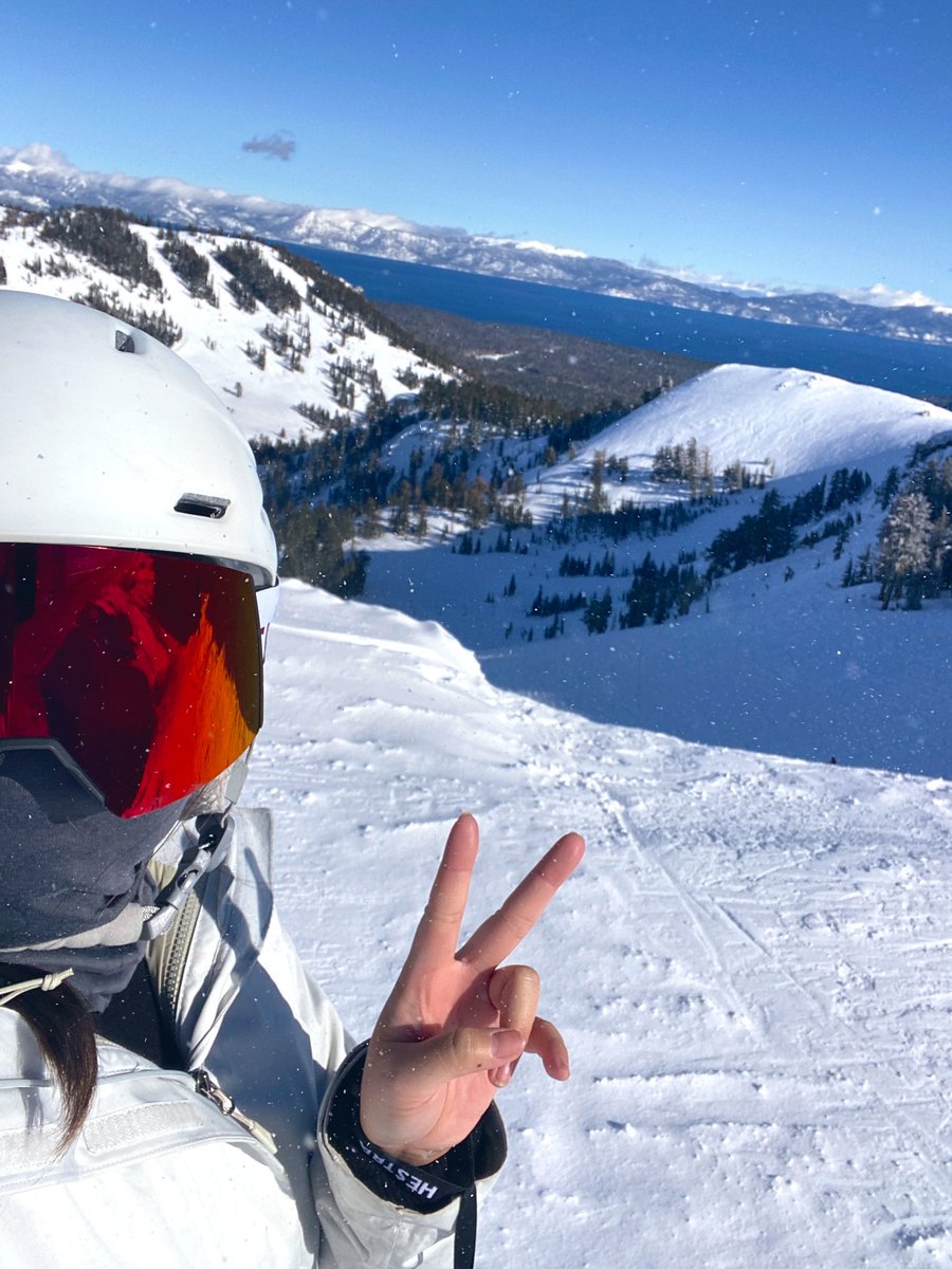 maybeitsmagic's tweet photo. midweek powder days are truly unrivaled. #funemployment #emptyslopes https://t.co/npF1lYWiMs