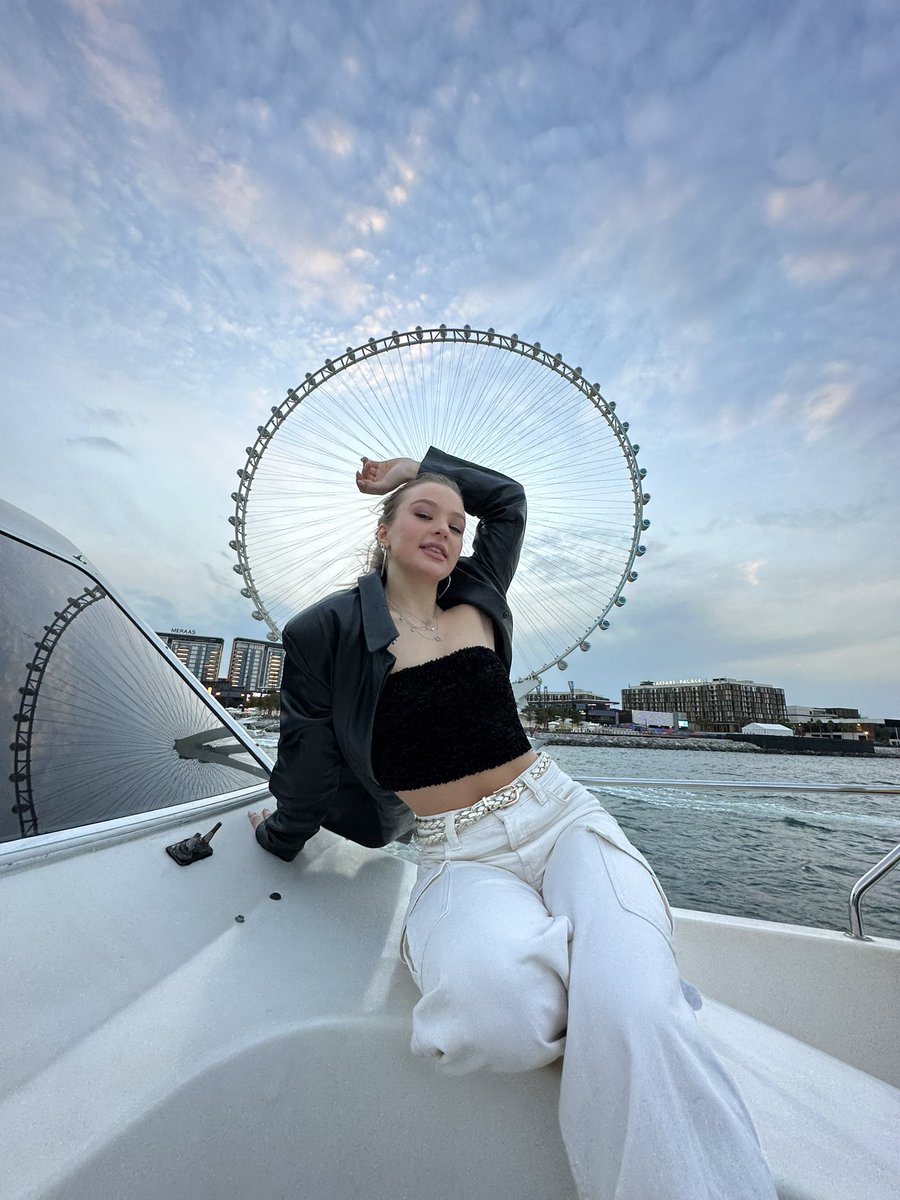 sofyaplotnikova's tweet image. I’m living the days I’ll never forget🤞🏼