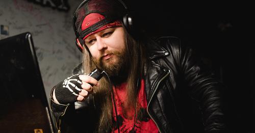 Tonight at 7:00 PM CST we have The Kasey Ferguson Show 
Live On The Air ! The Kasey Ferguson show is an exciting and one-of-a-kind podcast that spins great music from a diverse array of genres !
radicalonlineradio.com/.../the-kasey-…
#radio #talkradio #music #mix #rock #hardrock