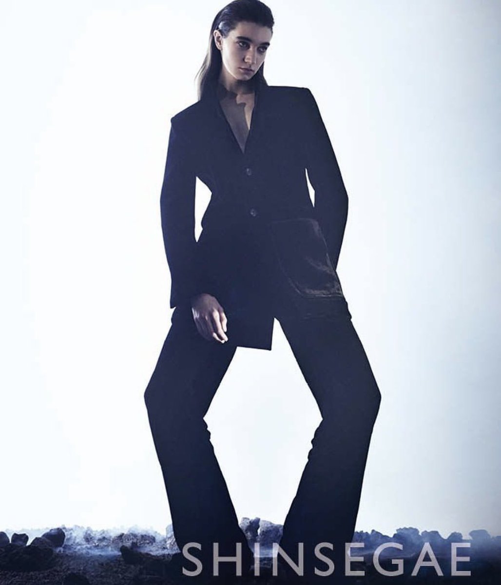 HerietTmodels's tweet photo. Heriettface our topmodel Natalia T for @magazine_shinsegae 🤍🤩👏🏻 #topmodel #nataliatrnkova #magazineshoot #editorialshoot #heriettgirl #beheriett #heriettmodelmanagement #jmodelmanagement  @natalia_trnkova https://t.co/V5iiDSOqLy