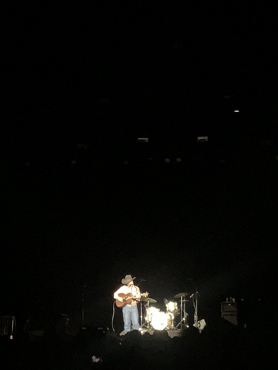 1called_manders's tweet photo. Colter Wall on a crisp night in Colorado 

Can’t beat it #PrairieBoy 🤠 https://t.co/07UNUCKC4H