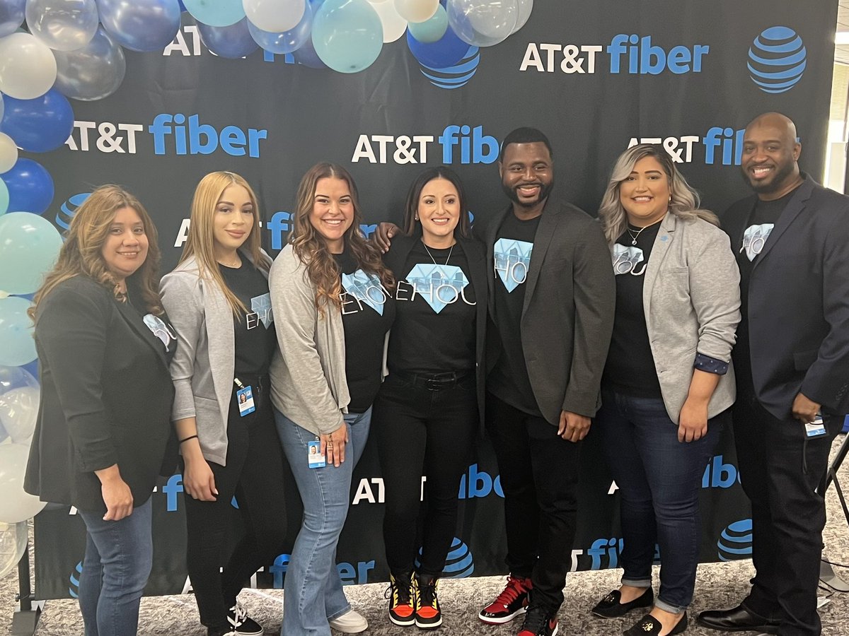 Angela Cañas tweet media