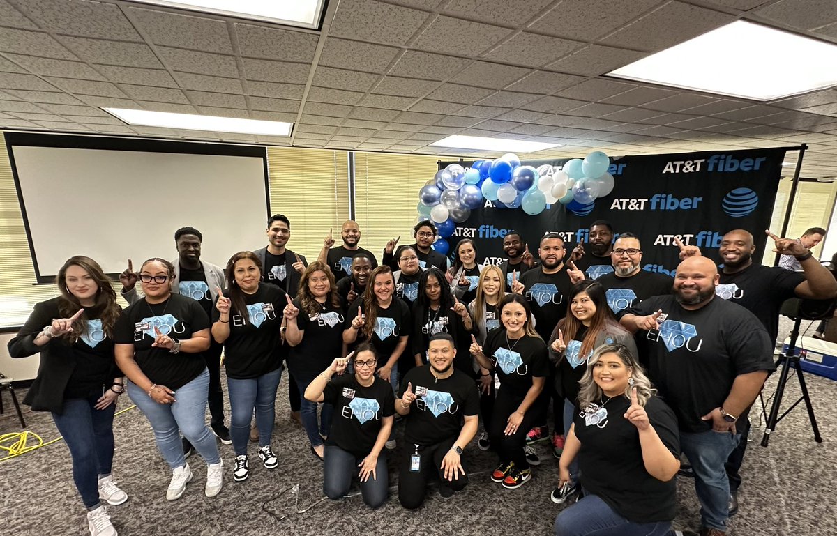 Angela Cañas tweet media