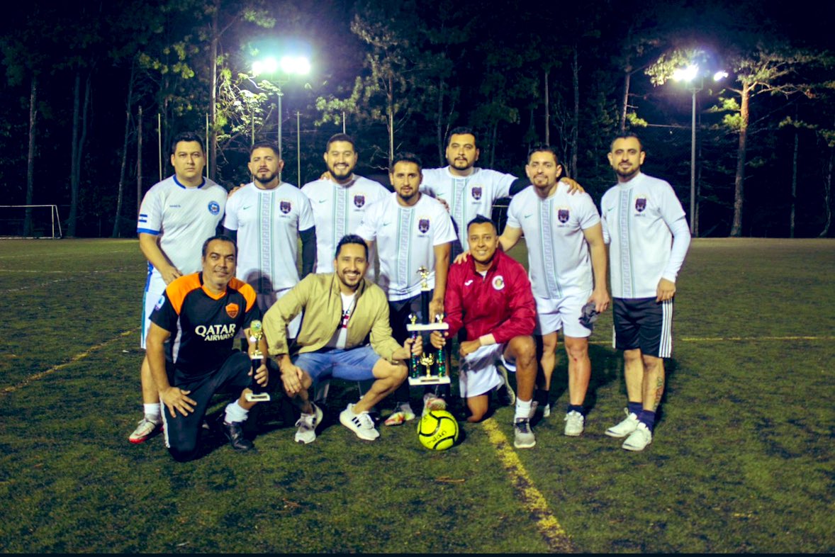 __Rafinha10's tweet photo. F U T E B O L ❤️‍🔥⚽️🐺

#LobosFC 🐺⚽️ https://t.co/bDd9IylqR9