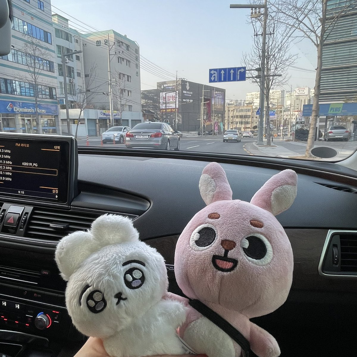 o_opil1's tweet photo. 여러분!!! 꾸꾸꾸 제작자 분 께서 
꾸꾸 인형을 선물로 보내주셨어요ㅠㅠ
또나보낼때 많이 이쉬웠는데 이렇게 다시 만나서 너무 반가운거있죠..😭😭
다시 판매 시작하시는것 같은데
많은 관심 부탁 드려요😍😍😍

https://t.co/znfrfHP0hD https://t.co/d9izNh3fcc