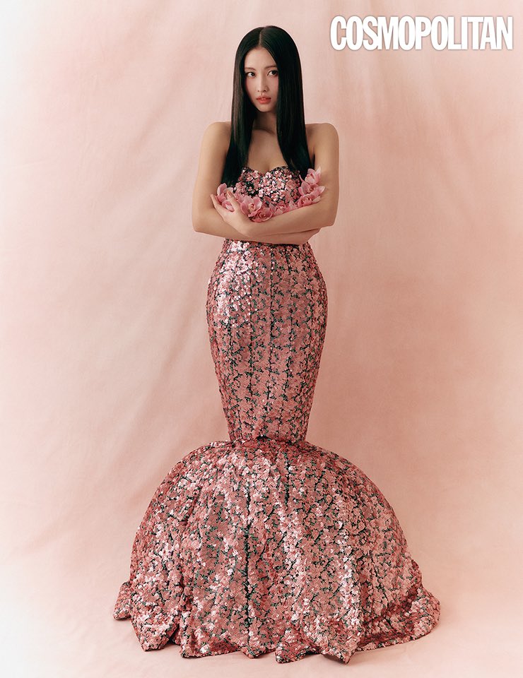 TWICExONCES's tweet photo. Momo x Cosmopolitan Korea

#TWICE #트와이스 @JYPETWICE https://t.co/L2eg2SUjXs