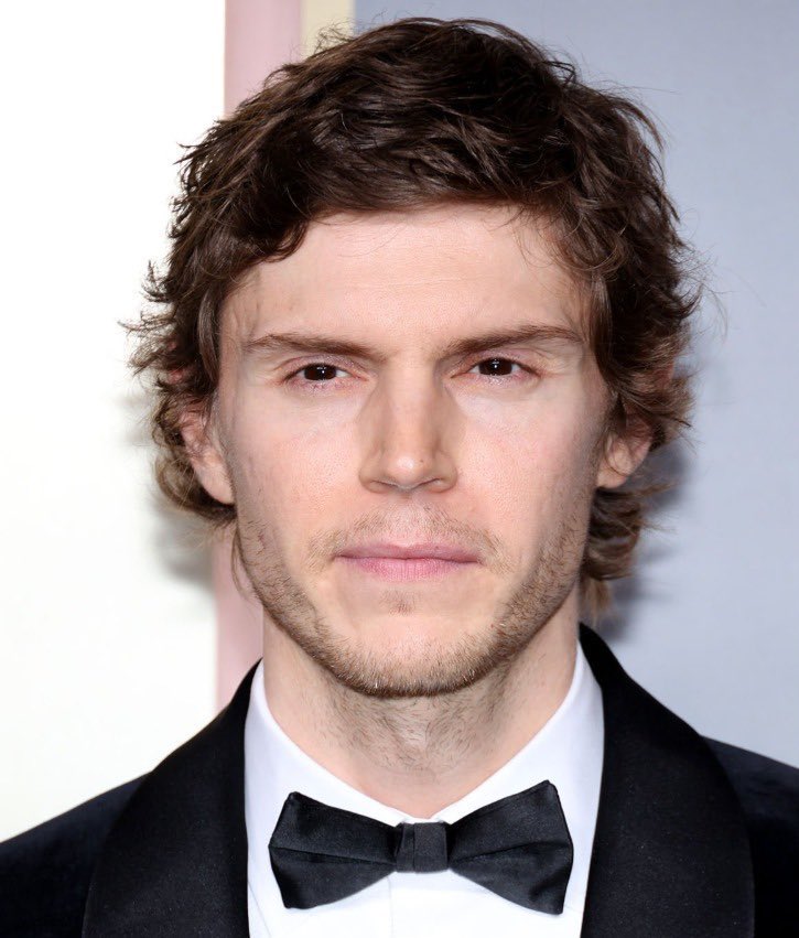 Happy birthday evan peters 
Happy birthday my love    
