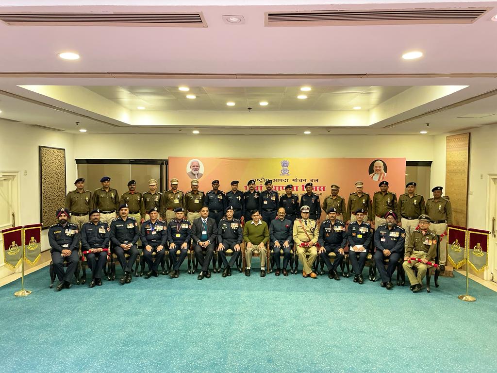 NDRFHQ's tweet photo. On NDRF Raising Day, investiture ceremony held for the Medal awardees
Hon'ble MoS @nityanandraibjp confers Medals to the Rescuers & Trophies to the winner BNs of Sports & Professional Competitions 🏆
#PPMDS
#PMMS
HM’s #Special_Ops_Medal
HM’s #Medal4Excellence in #Police_Training https://t.co/QPo9JWCOY3