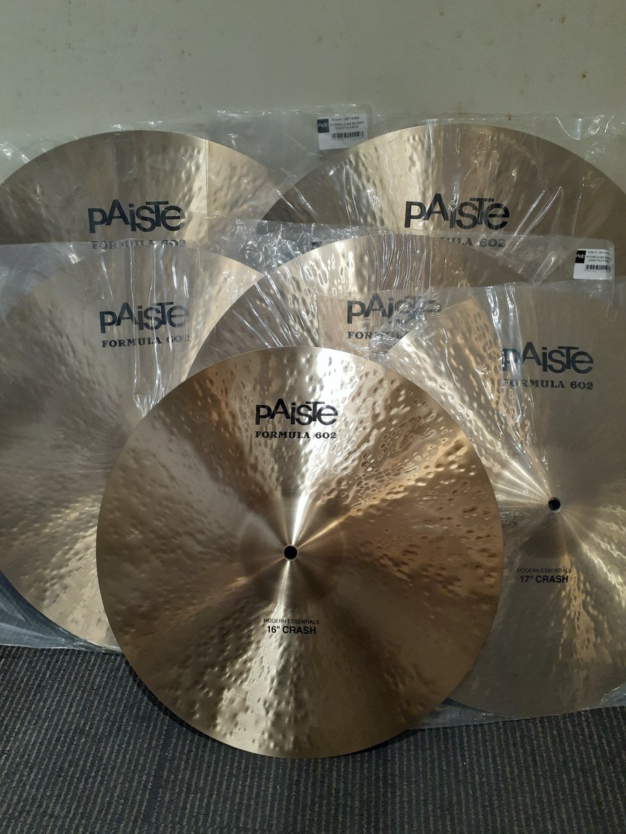 DRUM_CENTER's tweet photo. 人気のPAISTE Formula602 Modern Essentialシリーズ
値上がり前の旧価格特価まだあります🔥
お早めに!
22"RIDE 残り1枚
20"RIDE 残り2枚
18"CRASH 残り2枚
17"CRASH 残り1枚
16"CRASH 残り1枚
↓
https://t.co/lJO9vlA04y
#paistecymbals
#602modernessentials https://t.co/SKBDKPlKfq