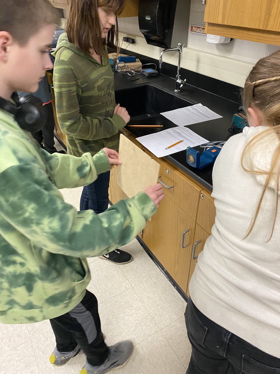 rodriguez_sci's tweet photo. LOVING the conversations today with my kiddos! My โฅ๏ธ was so happy as I rushed to capture this moment. They are becoming experts in reading motion graphs. ๐๐ถ๐ปโโ๏ธ๐ถ๐ฝ@NISDZachry @NISDMSScience #nisdmssciencecoach https://t.co/hKNwKtg2we