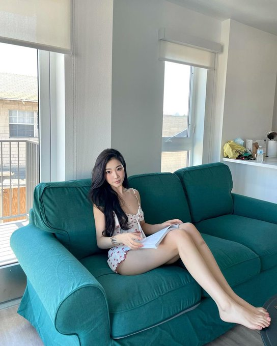 lin lin tweet media