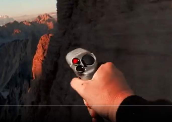 nhobzcu's tweet image. この動画に時々映り込んでるこの製品って、なんでしたっけ？？
#DJI #NeverStopCreating