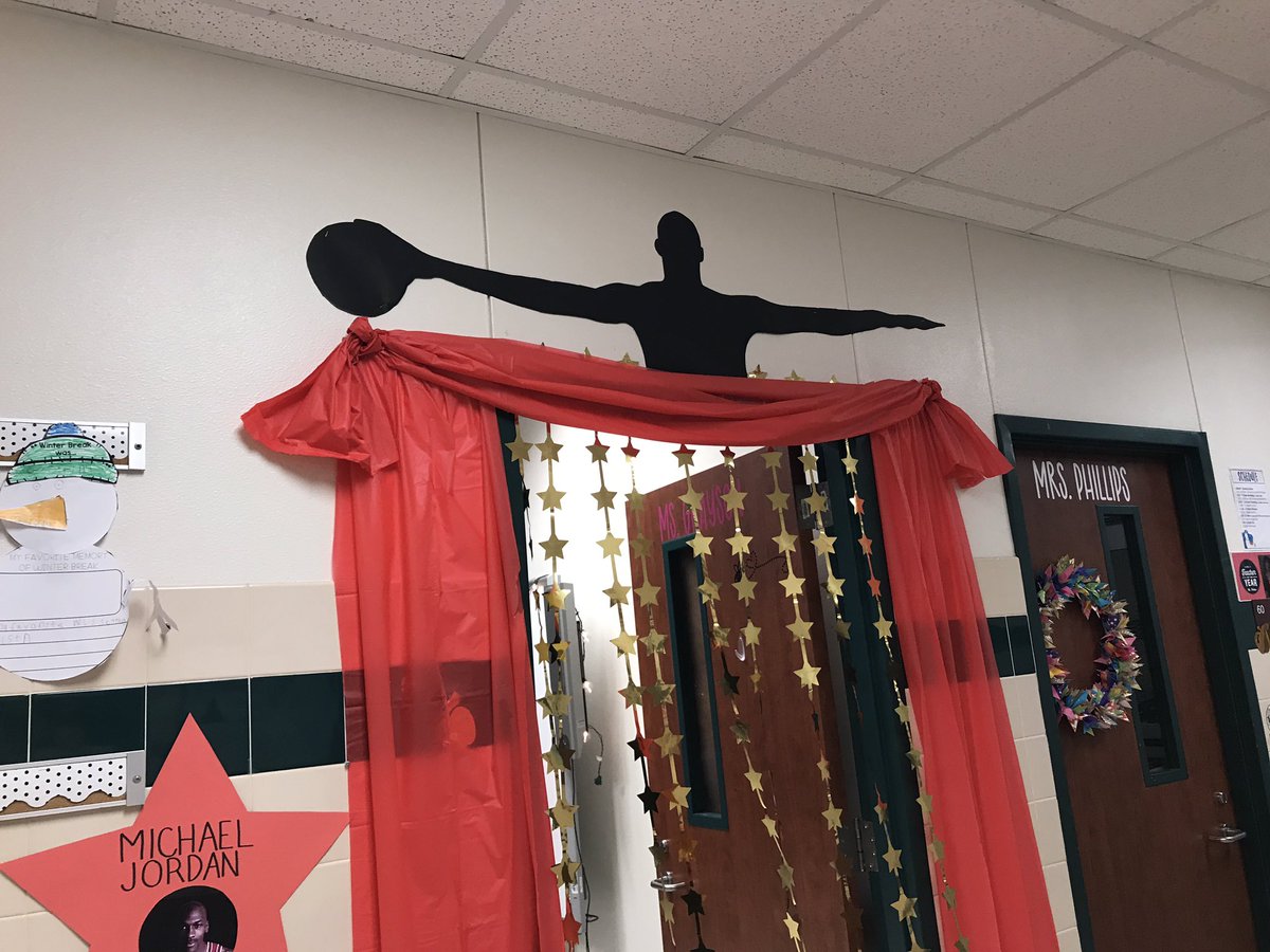 dknambo's tweet photo. Welcome parents and students!! Literacy 📚 Night 🌙 🌟 @BeaverMST_Stars  @SPhillips2622 @gisdmagnets https://t.co/DH7VTesKLm