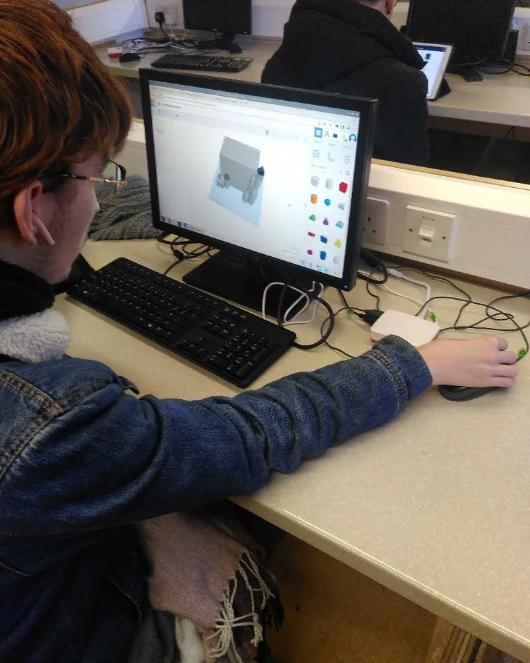 MakersInSchools's tweet photo. Blarney castle Blarney Castle &amp; Gardens in the making by @CorkETSS student on Tinkercad on Rasberry Pie. #makersinsschools #makeittogether https://t.co/jywq6J2d9j