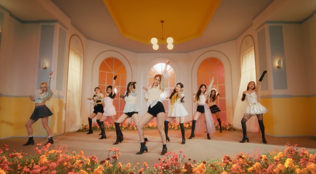 momonubecita's tweet photo. hilo de canales para intercalar durante el stream del MV de Moonlight Sunrise 

rt para que llegue a más onces!
#MOONLIGHTSUNRISE #트와이스 #TWICE https://t.co/cWHfht737b