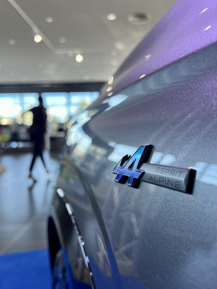 renault971's tweet photo. - Esprit Alpine, es-tu là ?
- Oui ✨

Retrouvez le nouveau SUV de Renault dans notre showroom #RenaultGuadeloupe https://t.co/1KzrDkyx3T