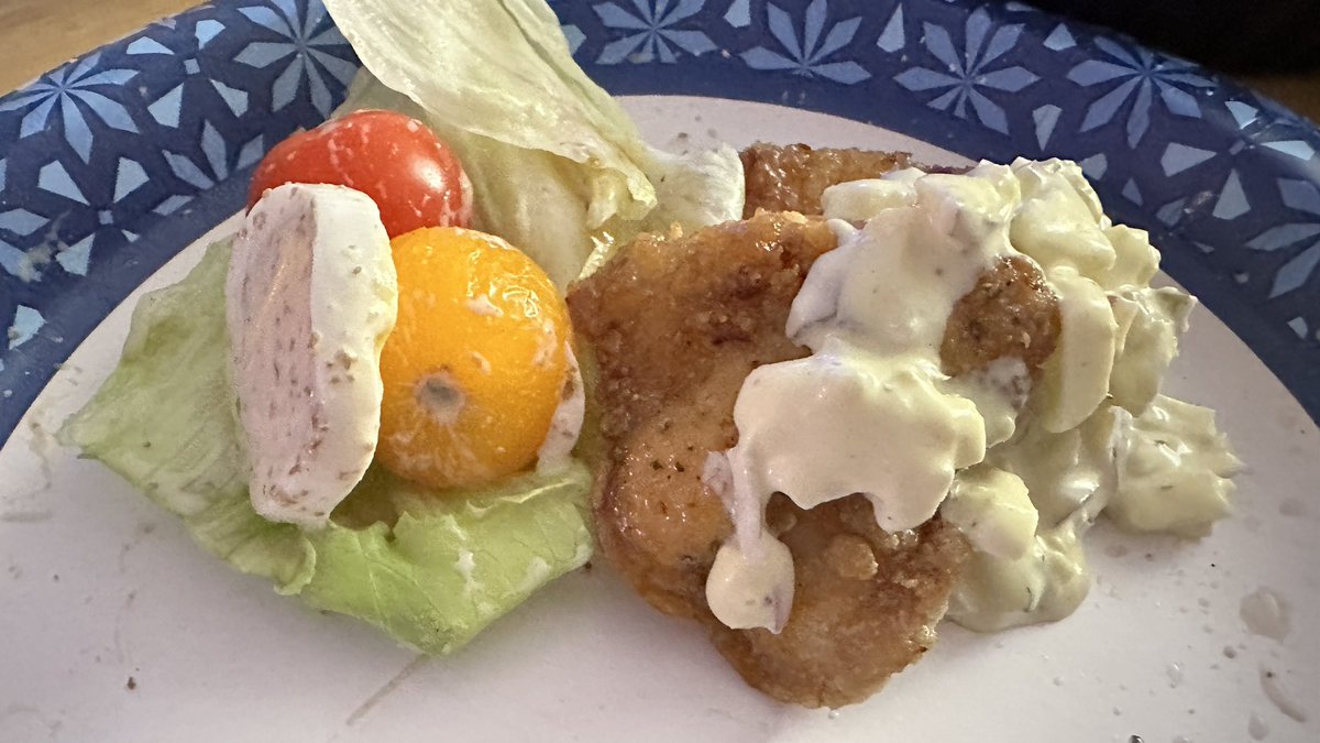 EVAZEV1's tweet photo. 🥚🍳 🐔 アメリカでは卵の値段がびっくりするほど値上がってます、その上品薄😢🥺😩
そんな卵をふんだんに使ったタルタルソース (〃艸〃)にチキンを添えてチキン南蛮┏(<：)ﾆｶｯ
メインディッシュはタルタルソース(ˆ꜆ . ̫ . ).🎀🤣😂 https://t.co/hb1rDp8PSc