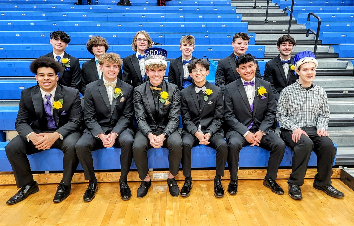 256StuCo's tweet photo. Congratulations to our 2023 Basketball Homecoming Court and to our new king Jake Ottersbach!!

@WPMQ993 https://t.co/H1AO3TJja9