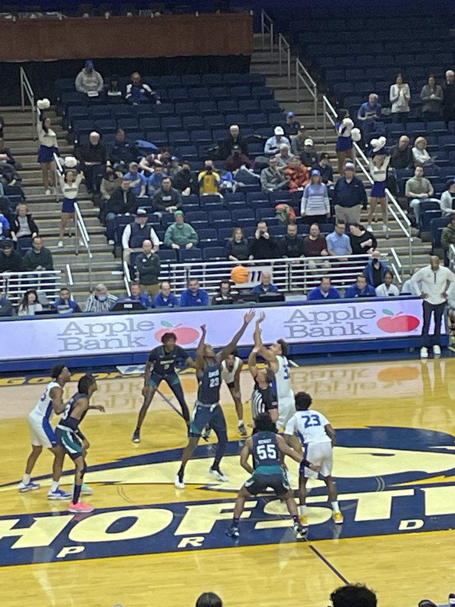 KingcougarMike's tweet image. W @MannyMo98029267 #NCAA 🏀 16 #UNCWilmingtonSeaHawks at #HofstraPride 3️⃣0️⃣➖3️⃣0️⃣ 1/2 time @gilligan80 @eddiesofficials @EPLSB @QuarterRico @rstones199 @_RF30 @eddiehoops1 @JohnnyKamen @johnnysfgiants @QuarterRico @andrew_gabriele @Always_Yangry