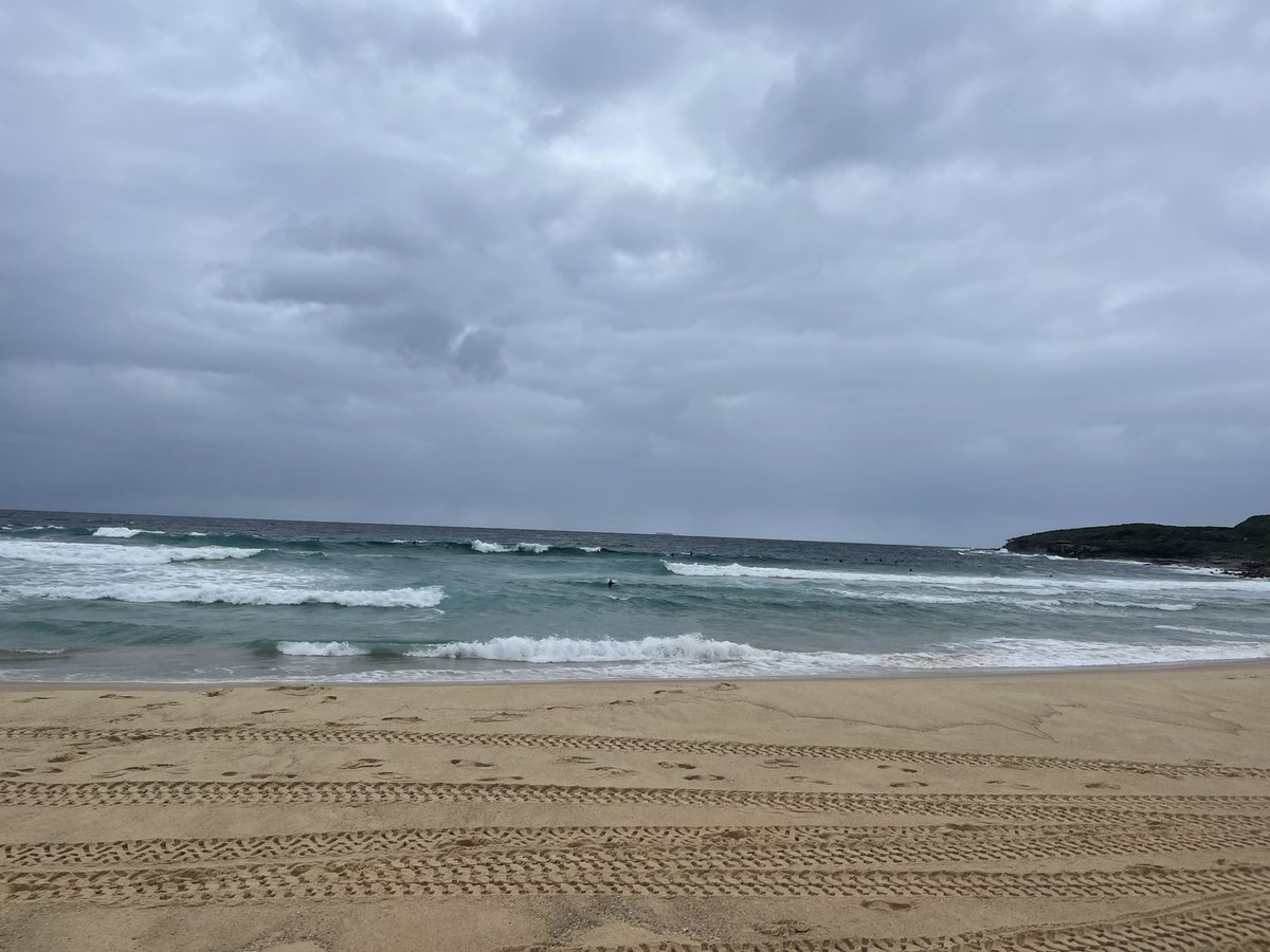 gwenscop's tweet photo. Can you spot the rip? It’s right in the middle where the waves look different. There’s no white and the tops look more rigid. Be careful because they can pull you out into deep water. If this happens remain calm and put your hands up ( if the water is patrolled). Swim to the side https://t.co/BlI3qO5bY5