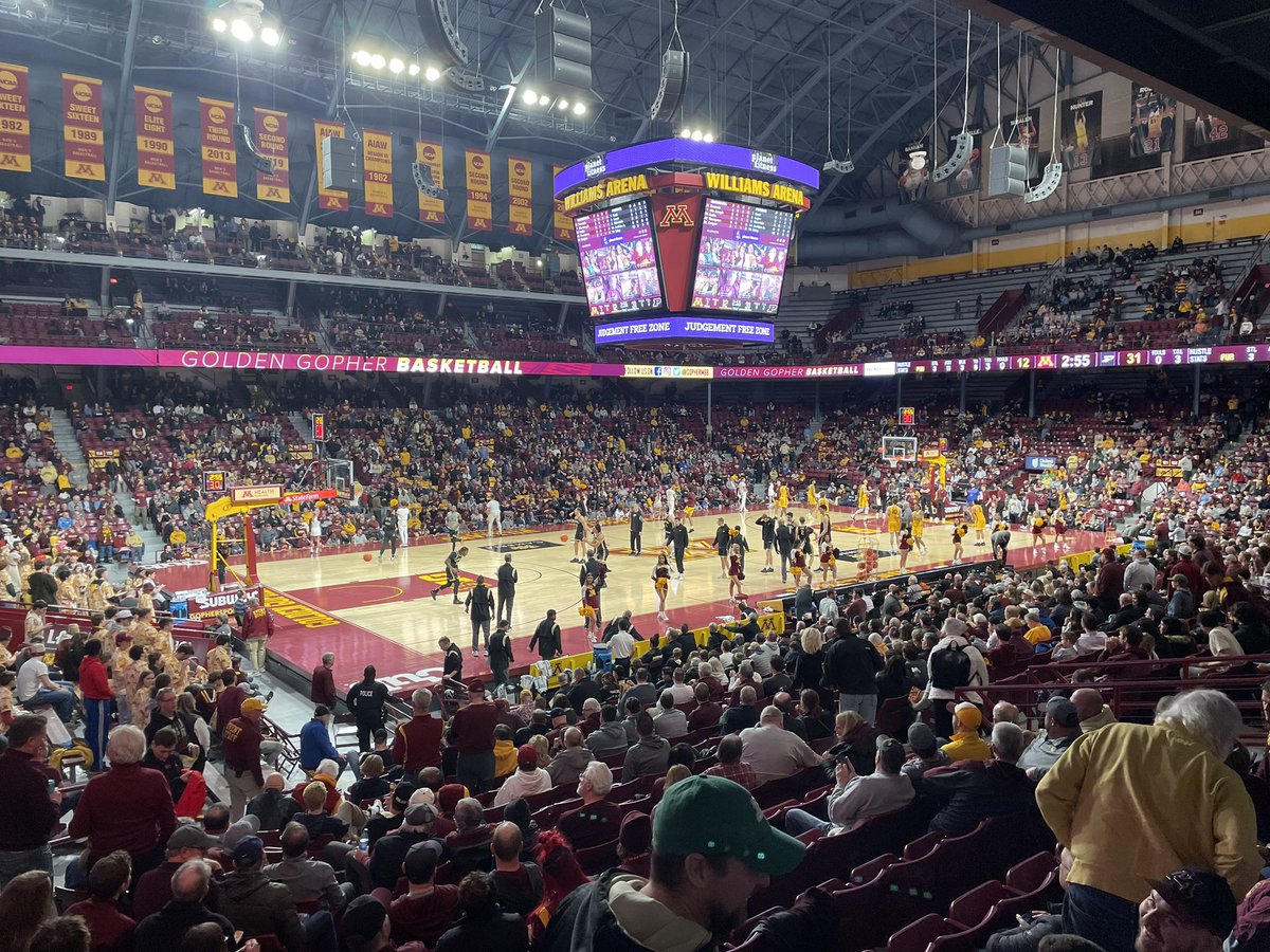 JoeyHulsebus's tweet photo. The “Barn”!
@Daktronics #DakCollege https://t.co/2fx76I4rYr