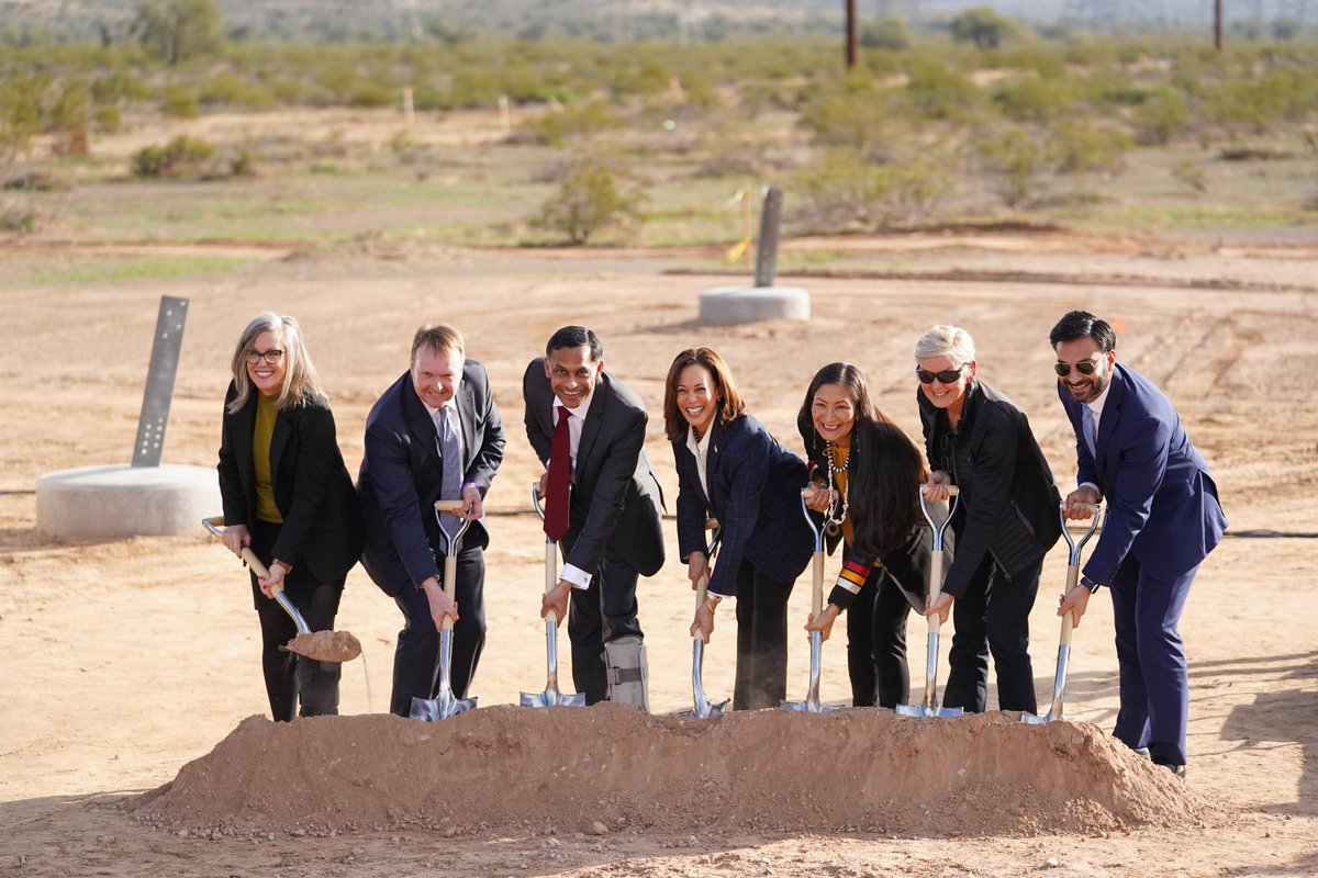 SecGranholm's tweet image. Today, we’re breaking ground on an energy transmission project that will help accelerate our nation’s transition to a clean energy economy by unlocking renewable resources, creating good-paying jobs, lowering costs, and boosting local economies.
