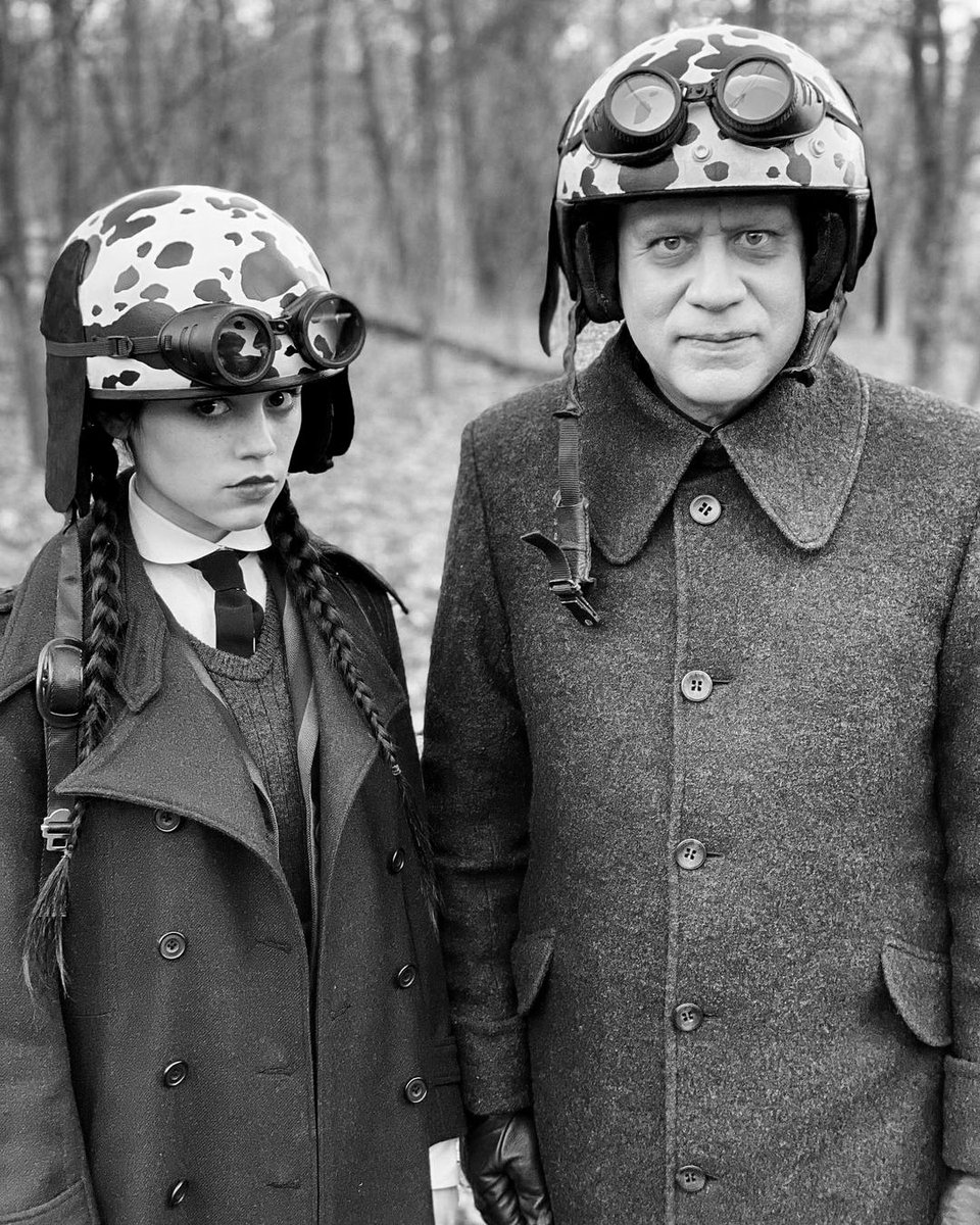 addamslegacy's tweet photo. Jenna Ortega & Fred Armisen.
👨🏻🦲 Fester Thursdays | Visit https://t.co/6TBS3SL0et
🕸 #addamsfamily #unclefester #festeraddams #wednesdaynetflix #timburton #jennaortega #wednesdayaddams https://t.co/hwiFCy039Q