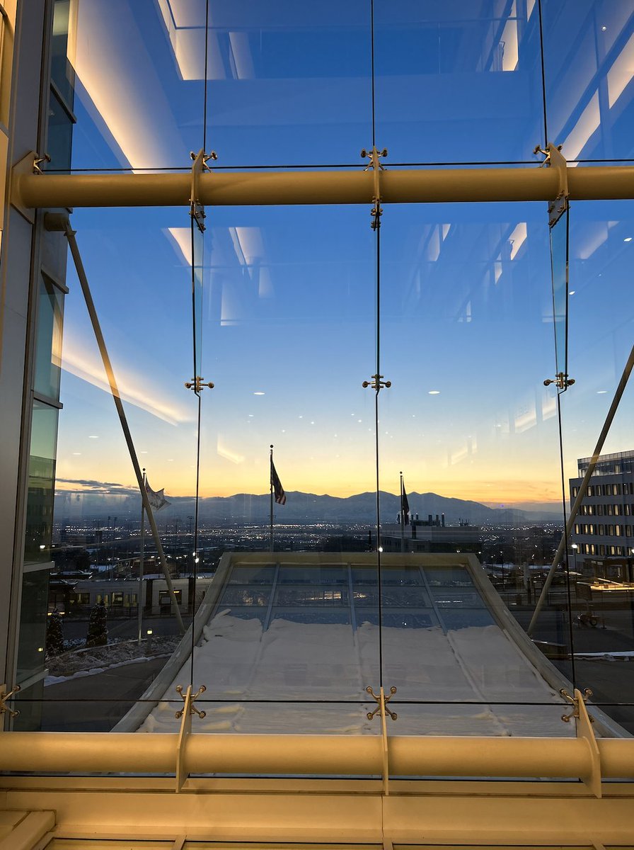 MianZoha's tweet photo. Finished up my first week @MoranEyeCenter I've met the most incredible people and have learned so much more than I could've imagined. And just look at that view !! https://t.co/lxBdDAep6T