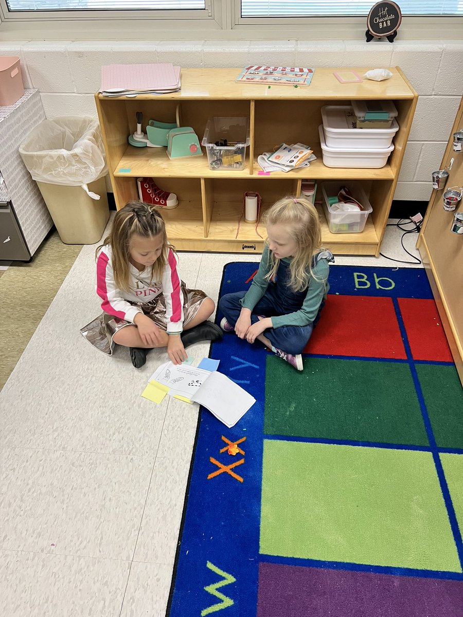 HaliHendricks's tweet photo. Ending our nonfiction unit with a celebration read-aloud to our 5K buddies @msowensRCE Thanks so much for letting us come teach you all that we have learned! #oneRCE https://t.co/CCmN62FZWm