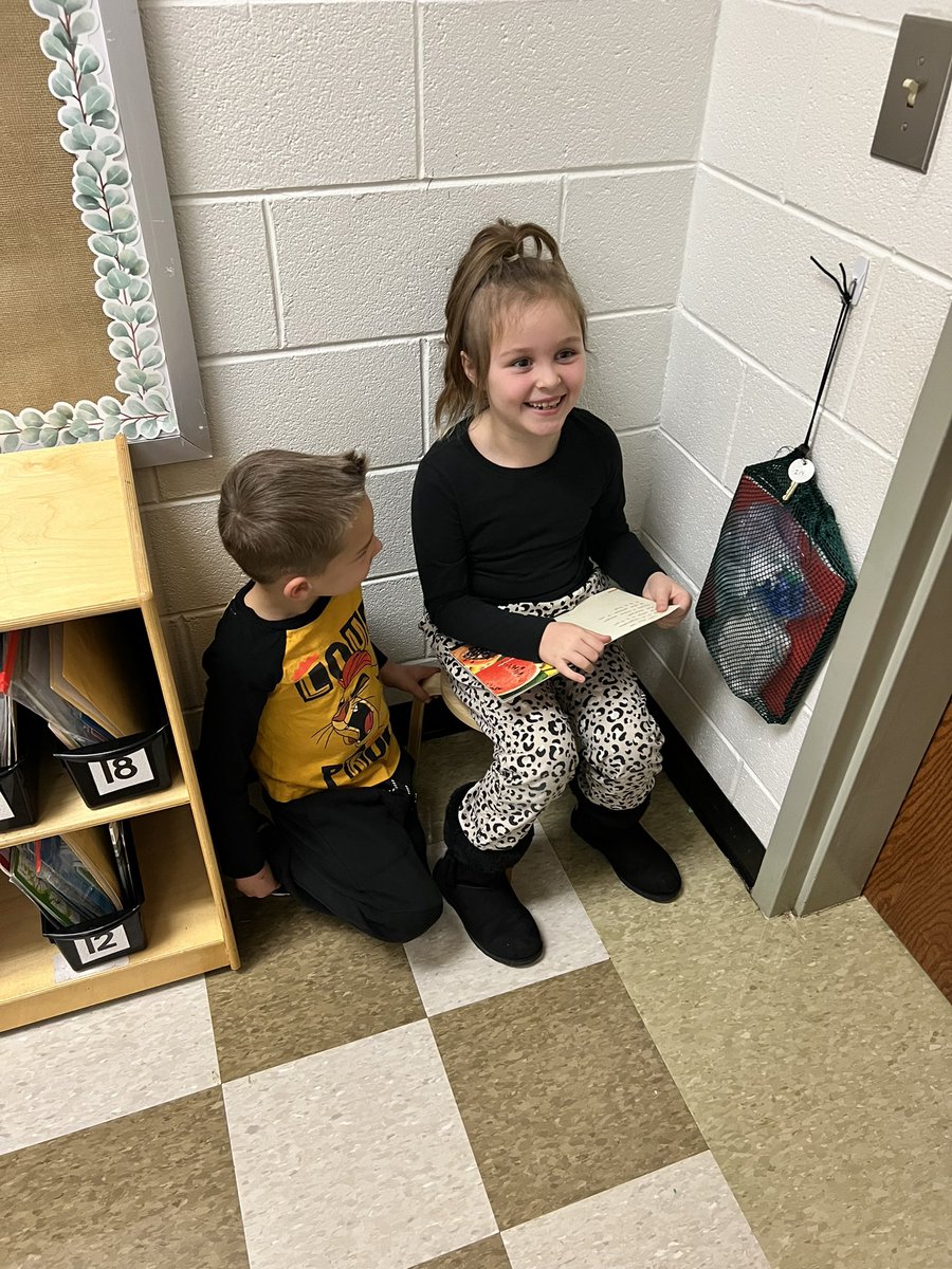 HaliHendricks's tweet photo. Ending our nonfiction unit with a celebration read-aloud to our 5K buddies @msowensRCE Thanks so much for letting us come teach you all that we have learned! #oneRCE https://t.co/CCmN62FZWm