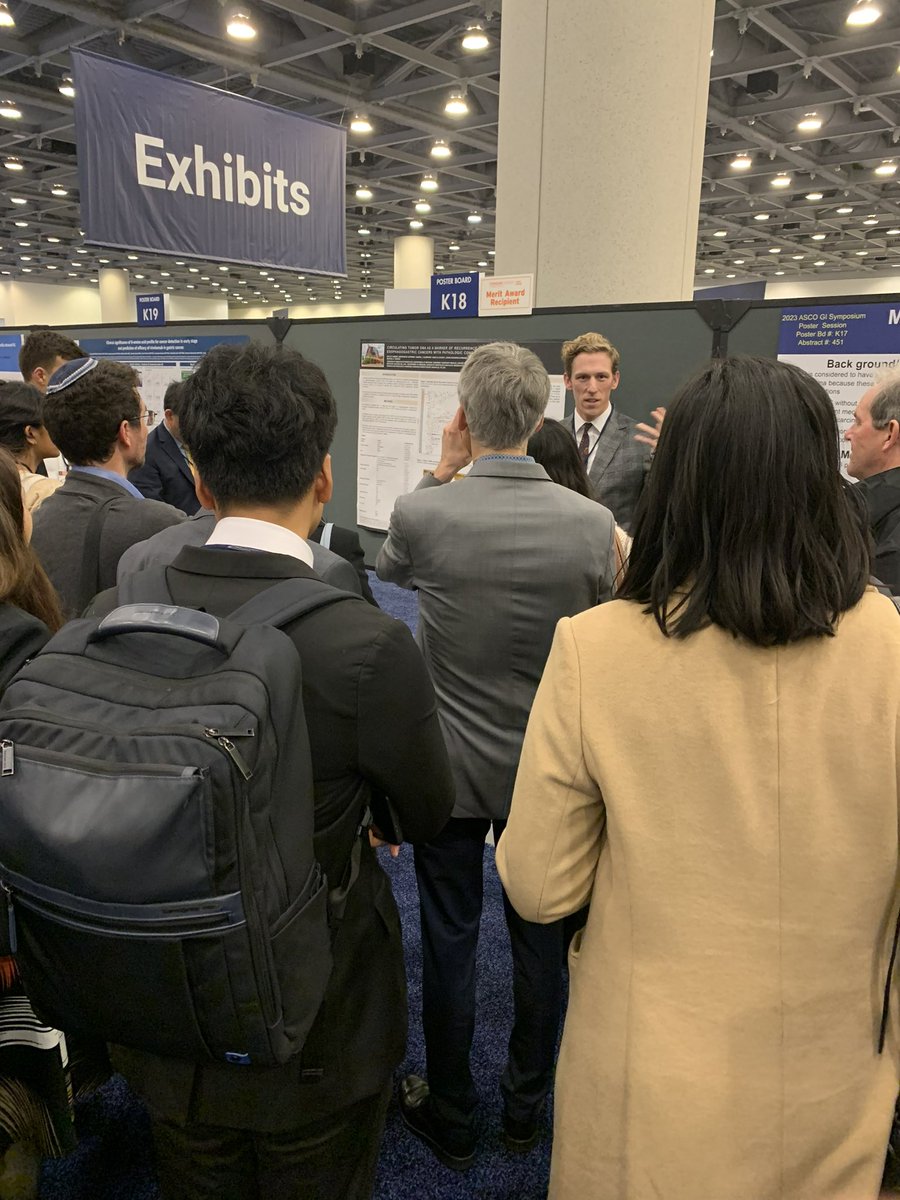 Poster walk with @EricLanderMD presenting data on #ctDNA and risk of recurrence for locally advanced GI despite path CR. #mentorship #cancer #cancerresearch @VUMC_MD @VUMC_Cancer @VUMChealth @mgibson21212 #GI23 #ascogi #ascogi23 @NateraOncology @jordanberlin5 @BGriebMD