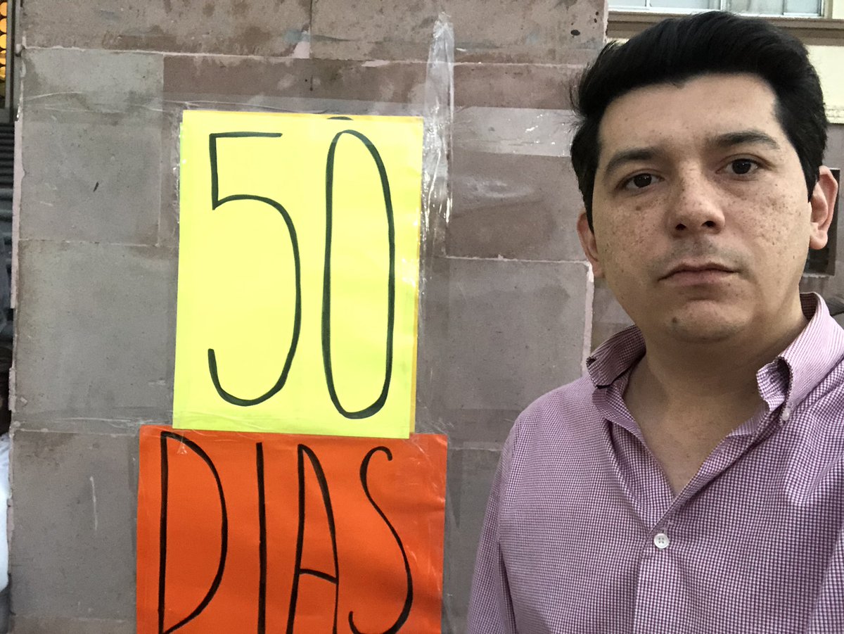 LachoReyna's tweet photo. Hace unos momentos pasé a saludar a mis compañeras y compañeros Sindicalizados a darles ánimo, hoy en su día #50 de protesta. Reconozco su valentía y la unidad que han tenido.

Además ayer le dieron la toma de nota al sindicato, esta es una victoria más para ellos. https://t.co/eW44ZESHaa