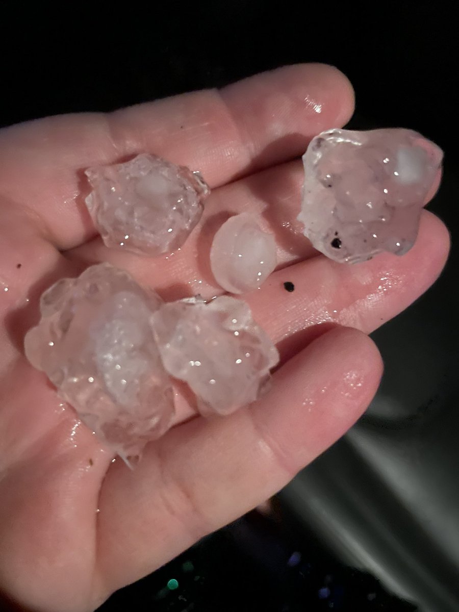wetzelpretz's tweet photo. Hey #azwx community! Did anyone in the #Scottsdale/#ParadiseValley areas experience roof damage from the hail event on October 15/16 of 2022? If so, please send me a DM w/ some deets. Our roof was damaged and our insurance says “no chance!” Pic for visibility https://t.co/BbRkz3Tjhp