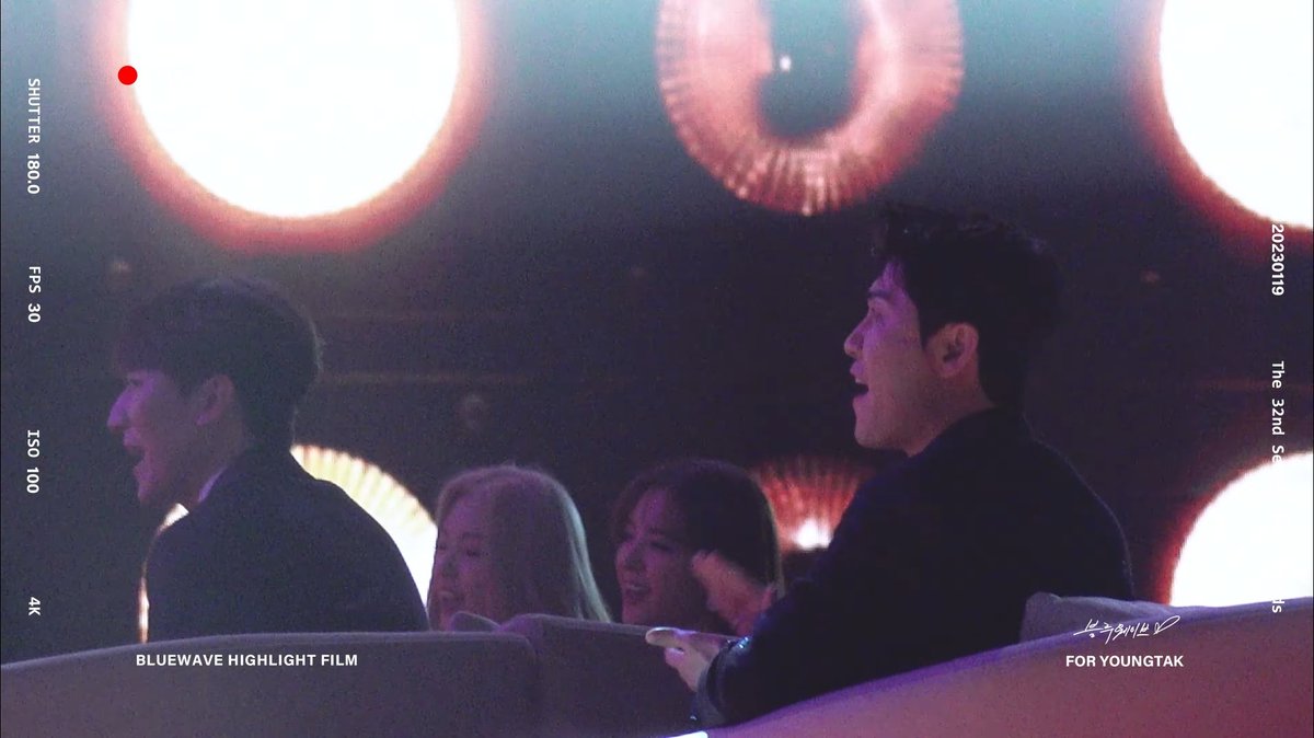 bluewave_tak's tweet photo. [직캠 4K] 230119 서울가요대상 영탁 대기석 리액션 직캠💗 + 짧은 수상소감 포함🏆💙 #영탁 #BW_CAM 

▶️https://t.co/ozVJvrOg2H https://t.co/3QeS8a414w