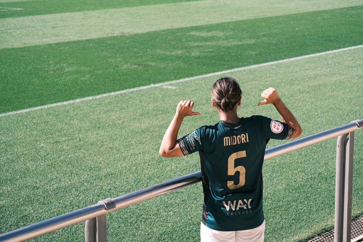 timcamera96's tweet photo. 📷⚽️Midori Yoshimura🇯🇵
@kurocheke06 

しなやかなターンと力強い守備。
試合後の魅力溢れる笑顔に惹きつけられた。

Cacereño vs FC Barcelona

#Timcamera 
#footballculture 
#聖和学園 #ciencia https://t.co/9EV3H6EGrU
