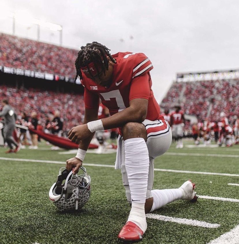 JulianLewis10's tweet photo. #AGTG Blessed to receive an offer from The Ohio State University @OhioStateFB @ryandaytime @CoreyDennis_ @CoachJoeyKing @TheCoach_Barge @SWiltfong247 @adamgorney @ChadSimmons_ @CraigHaubert @RWrightRivals @JeremyO_Johnson @ErikRichardsUSA @QuincyAvery @rvfc10 @CoachBeas https://t.co/2qYKDnb7Eg