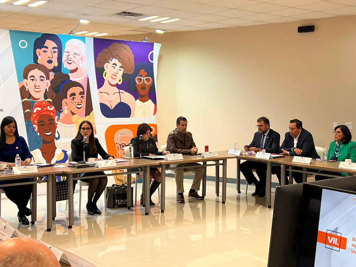 Se llevó a cabo la Sesión Conjunta del Sistema Estatal para la Igualdad entre Mujeres y Hombres y el Consejo Estatal para Prevenir, Atender, Sancionar y Erradicar la Violencia contra las Mujeres. 
Seguimos sumando esfuerzos por un Gto Libre de Violencia. 

#UnidosSomosGrandeza