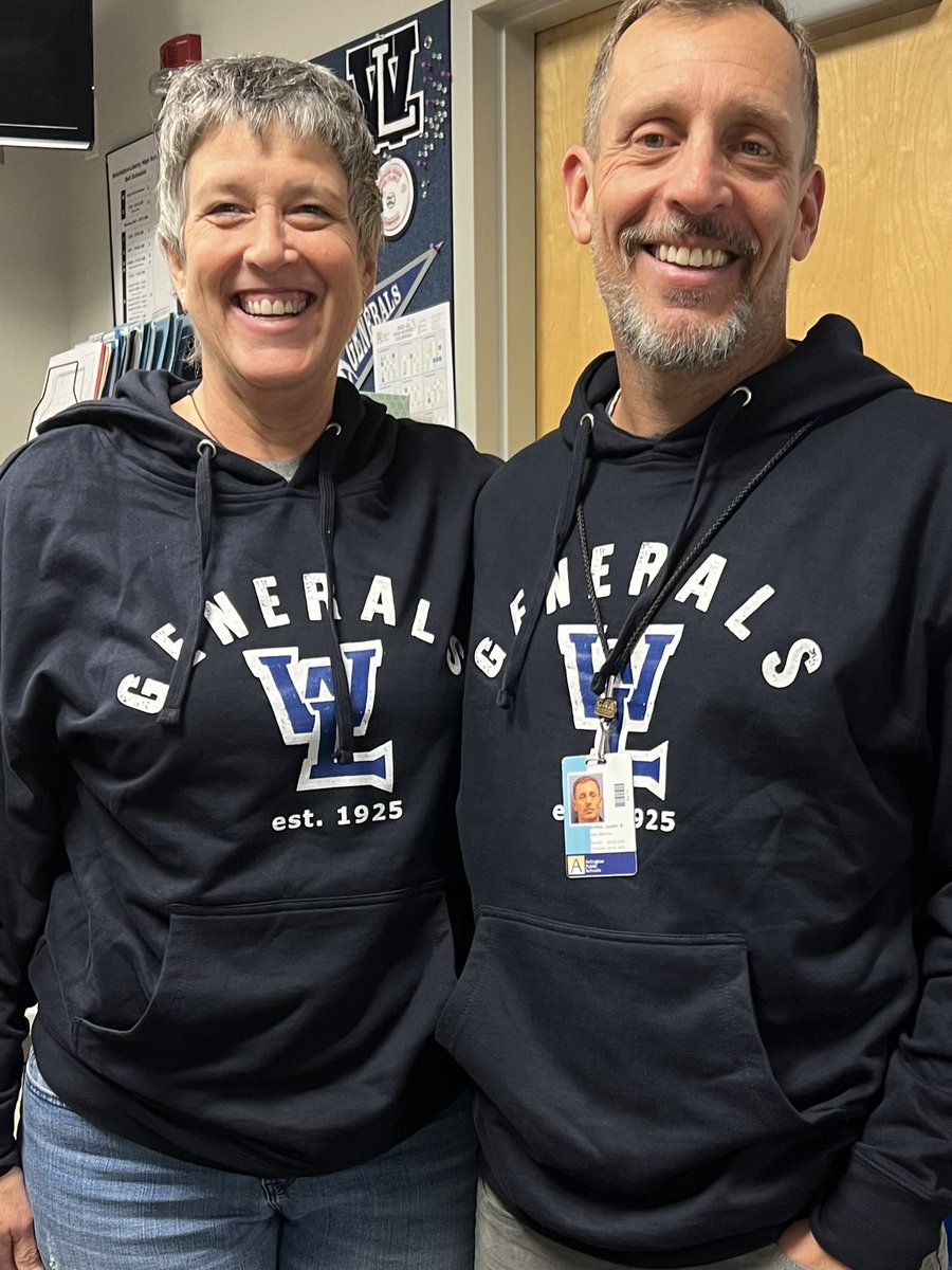 WLHSAthletics's tweet photo. W-L’s new DSA. Proud to pass the torch to Justin Bolfek. Congrats!!!! @GeneralsPride @APSHPEAthletics @APSVirginia https://t.co/5PYj3cow9O