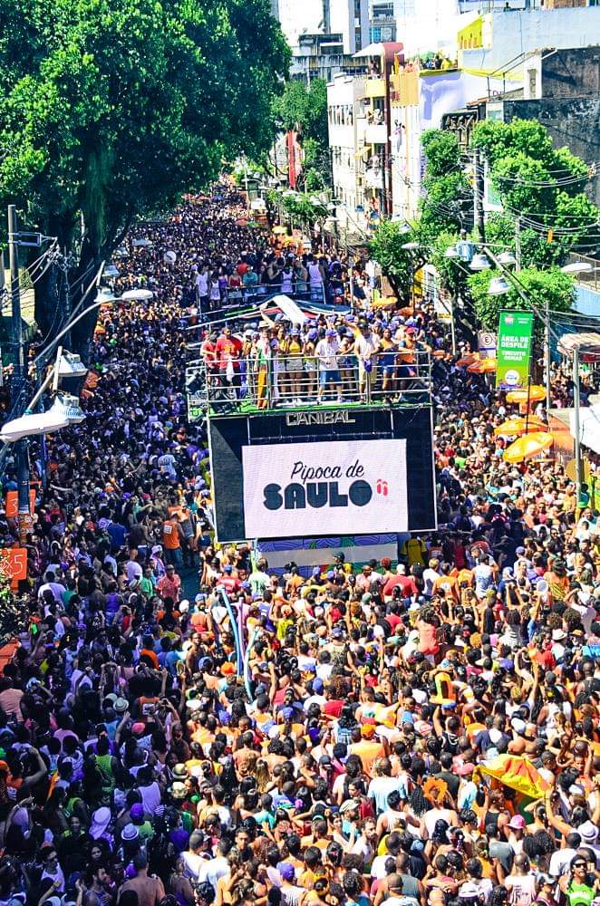 AdrianneCardos1's tweet photo. Menos de um mês pra viver isso aqui. Ver o corpo balançar, a pele arrepiar... sentir o tambor. Ficar feliz, sorrindo na rua, naquele lugar, Salvador.
#pipocadesaulo https://t.co/mo3szDLo02