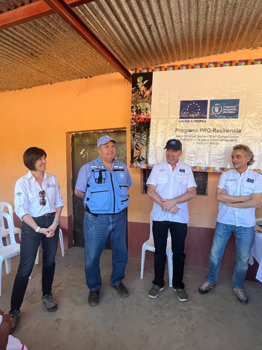 WFPGuatemala's tweet photo. #AlianzasONU 🇺🇳 | Autoridades de @ONUGuatemala @UEGuatemala y #WFPGuatemala conocieron los resultados de las actividades implementadas en el proyecto #PROResiliencia
👩🏾🌾Escuelas agrícolas
🌾Huertos familiares
💲Grupos de ahorro https://t.co/JjN7KwmW1T