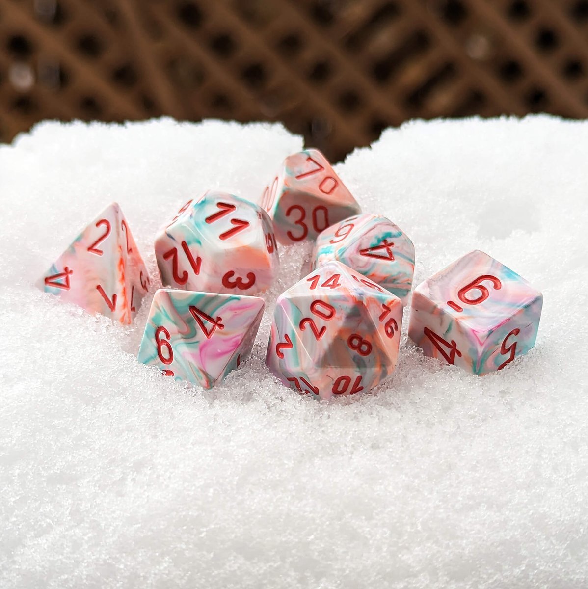 A pop! of color will help chase away the winter blues :) Festive Pop Art dice with red numbers.
darkelfdice.com/products/festi…
#dice #dnddice #ttrpg