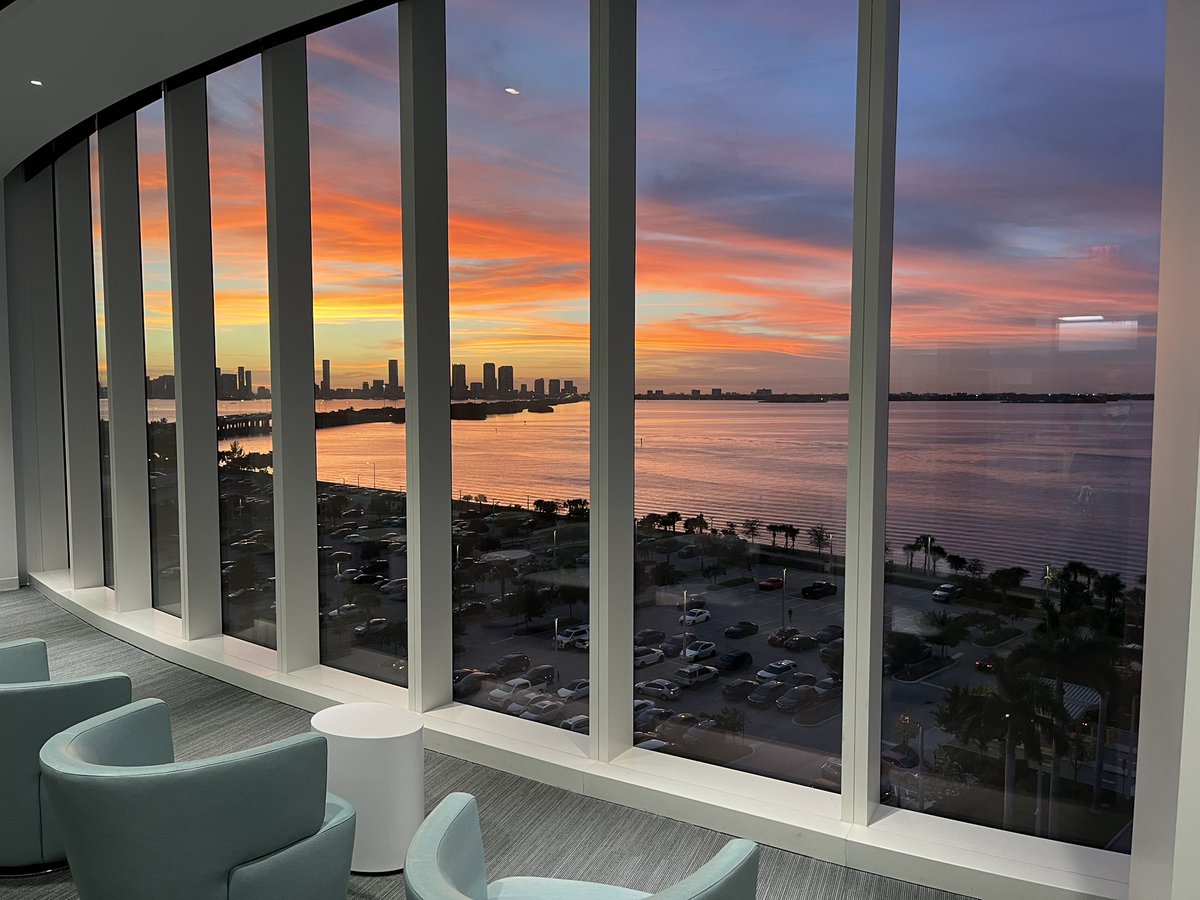 MSMC_Miami_Uro's tweet photo. Sunset views from #MSMCMiamiBeach #urology #urologyresidency https://t.co/ylKxlZjhkG