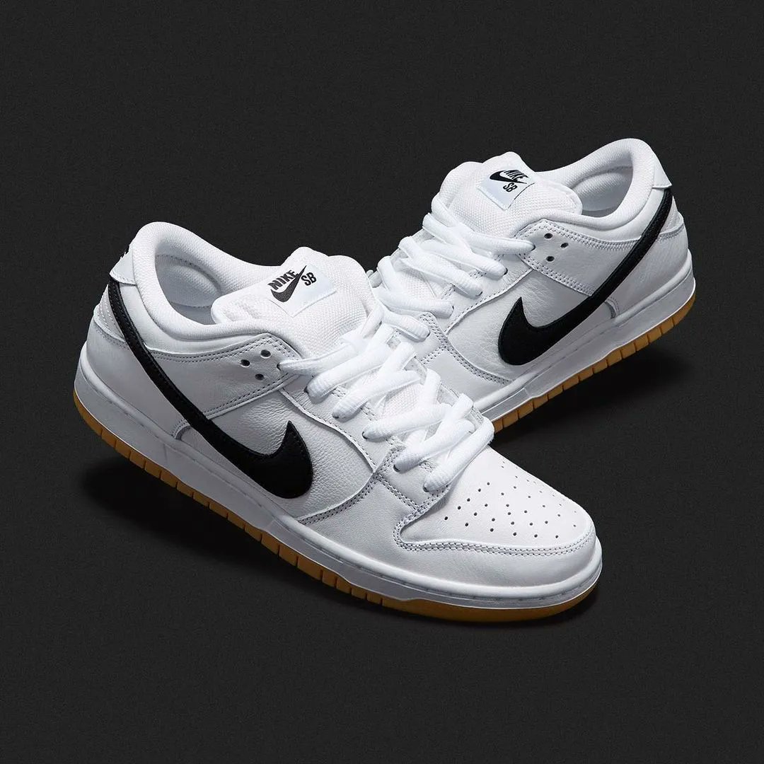JustFreshKicks's tweet photo. Nike SB Dunk Low 'White/Gum' online raffle tomorrow at 12pm ET via CCS 🤍 

Link -> https://t.co/EJS7n7L51a https://t.co/zUtVW5PY0b