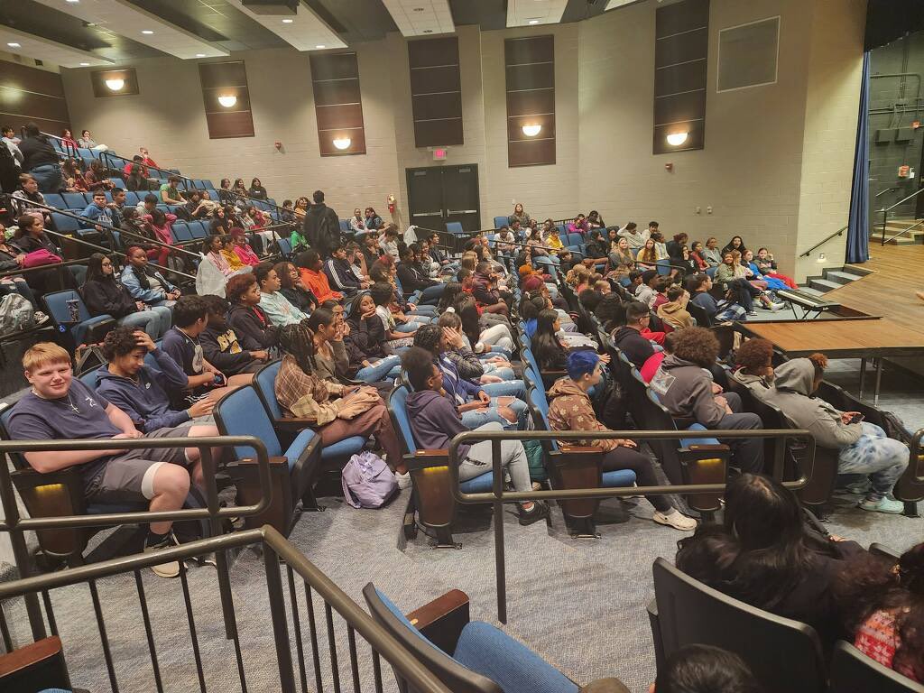 Newberry_HS's tweet photo. Nearly 300 Bulldogs made the honor roll for Quarter 2‼️

Congratulations to all of these students 💙

We are proud to have been able to acknowledge your accomplishments and we value on your commitment to academic success!!

#DOMINATE #TheBestOfNHS https://t.co/zTRNhrQkGB