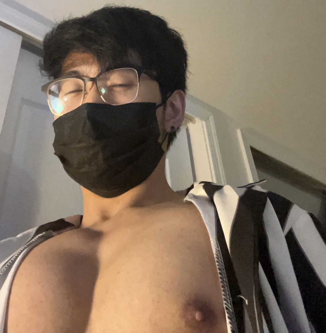 how we doing breasties 🥸