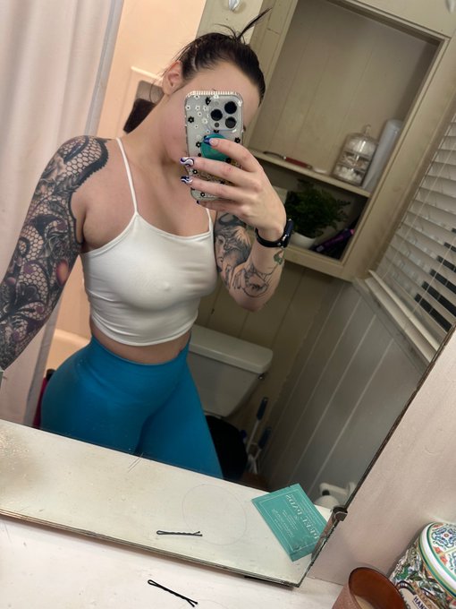 Gym sorta paying off I guess https://t.co/kWa5EElH6D