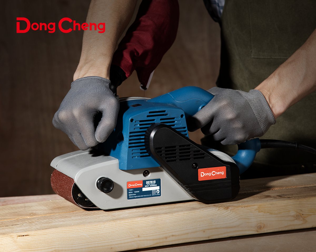 How's your national Hobby month going so far? Wanna the perfect finishing?

Look no further -  DongCheng 11.0 Amp Belt Sander🔥

#BeltSander #dongchengtools #woodworking #nationalhobbymonth