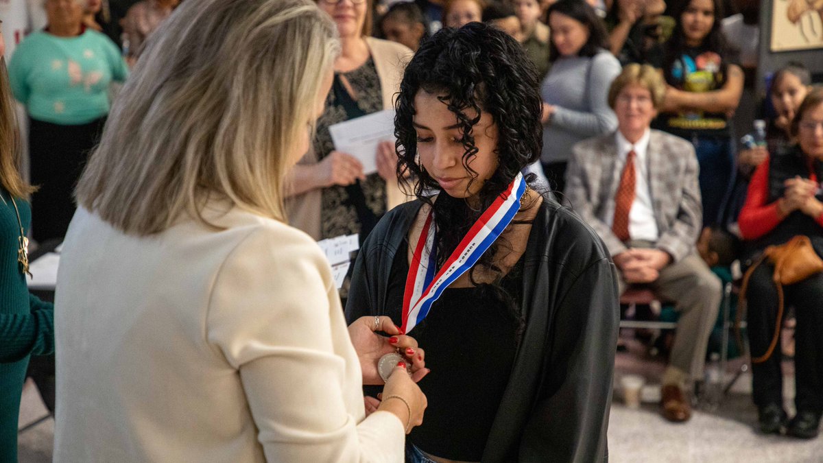 AldineISD's tweet photo. Way to bring the energy tonight, Aldine. The energy in the room at the Aldine ISD Houston Livestock Show & Rodeo Art reception was awesome. Artists, we're proud of you. Winners, Congratulations. See more highlight photos from tonight here: https://t.co/tsZLQcgPm3 https://t.co/3KdSoHGwH0