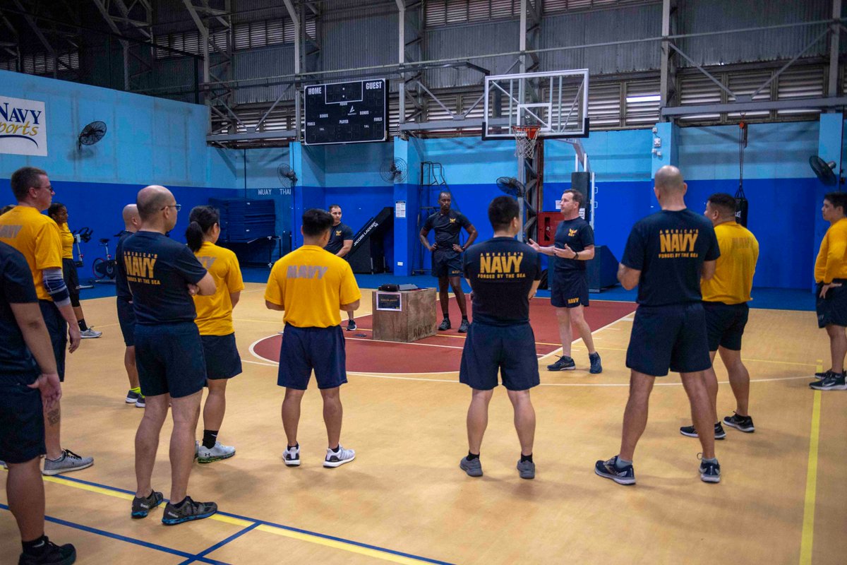 COMLOG_WESTPAC's tweet photo. It was an excellent turn out for our #Sailor360 physical training this morning! 

#getrealgetbetter #Navy
@COMLOG_WESTPAC 
@USNavy 
@MSCSealift https://t.co/DPJUfI28h4