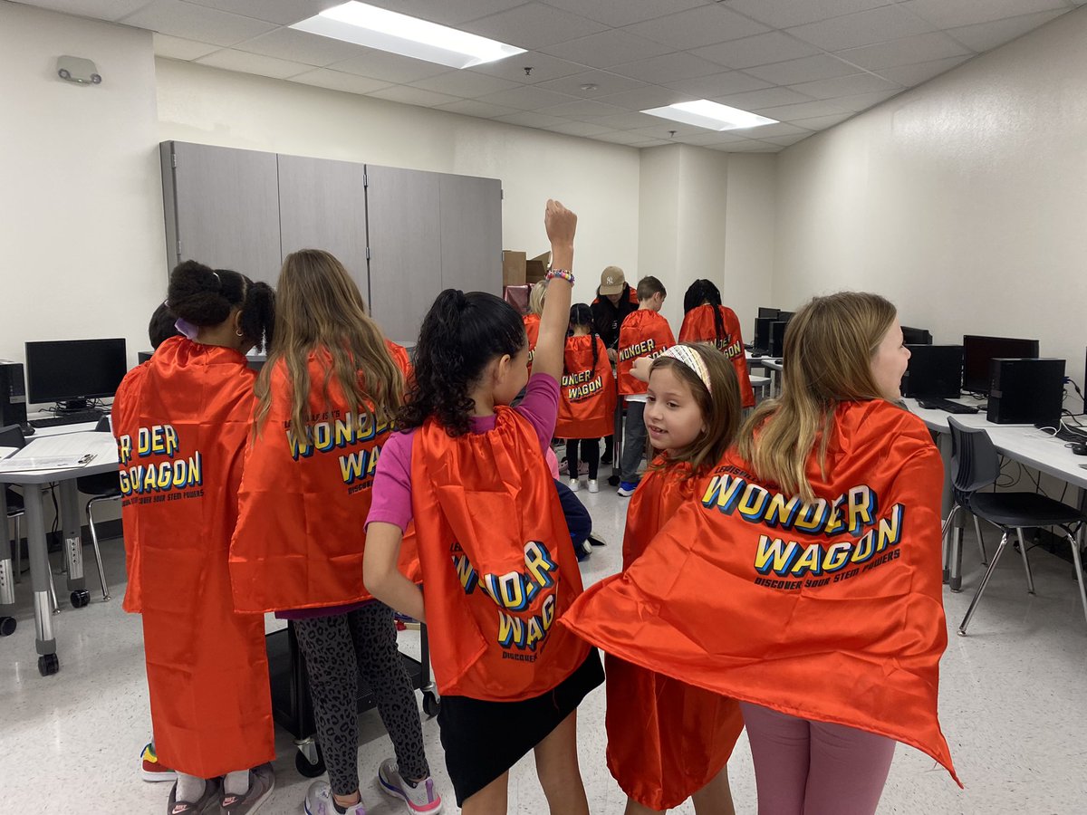 ganttb2015's tweet photo. The LISD Wonder Wagon came to @HomesteadES yesterday and the 3rd graders had such a great time with the STEM activities! @LISDScience @LISDSTEM  1 of 2 https://t.co/6p9ytYnt3O